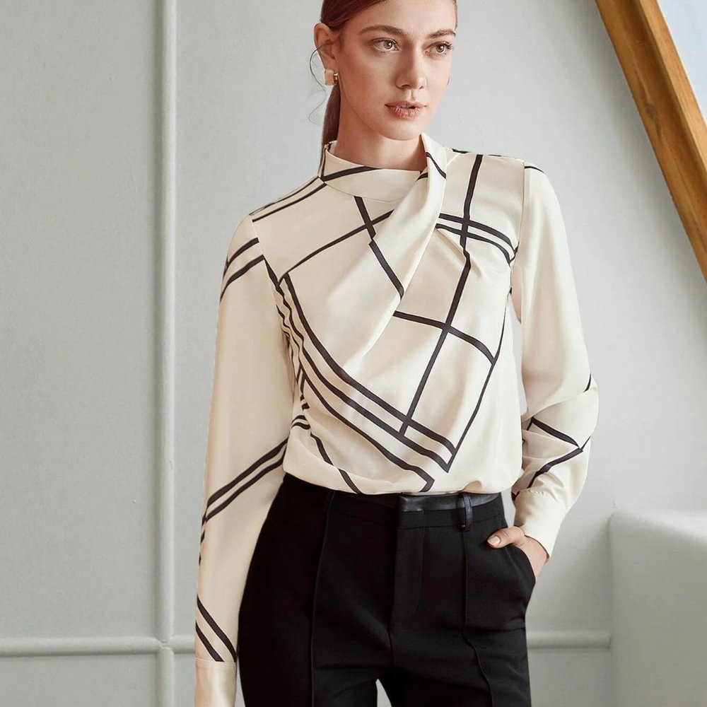 Brand New PREMIUM GEO PRINT MOCK NECK TOP Blouse ivory